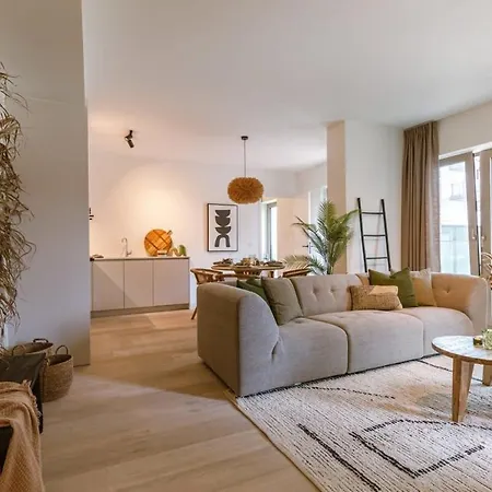 Huswell - Beautiful & Warm With Terrace In