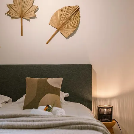 Huswell - Beautiful & Warm With Terrace In